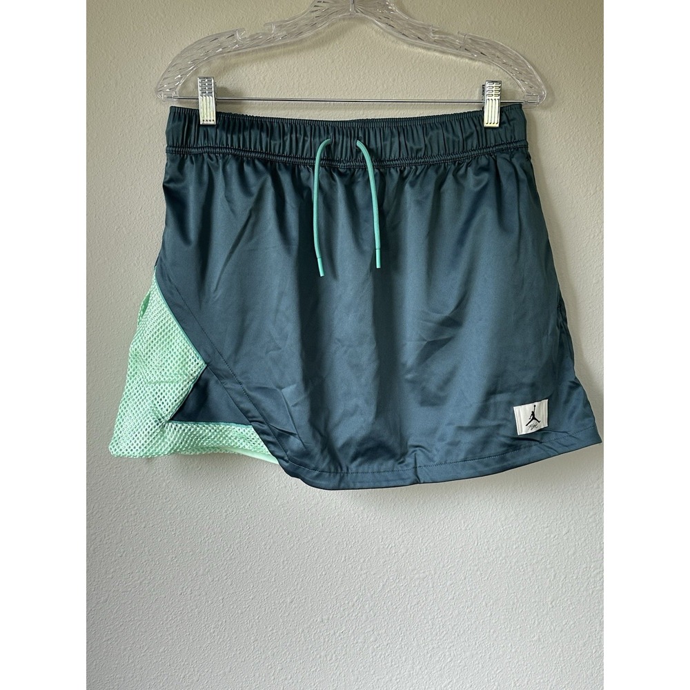 NIKE Women's JORDAN Essentials Skort‎ Green / Teal SIZE: Medium